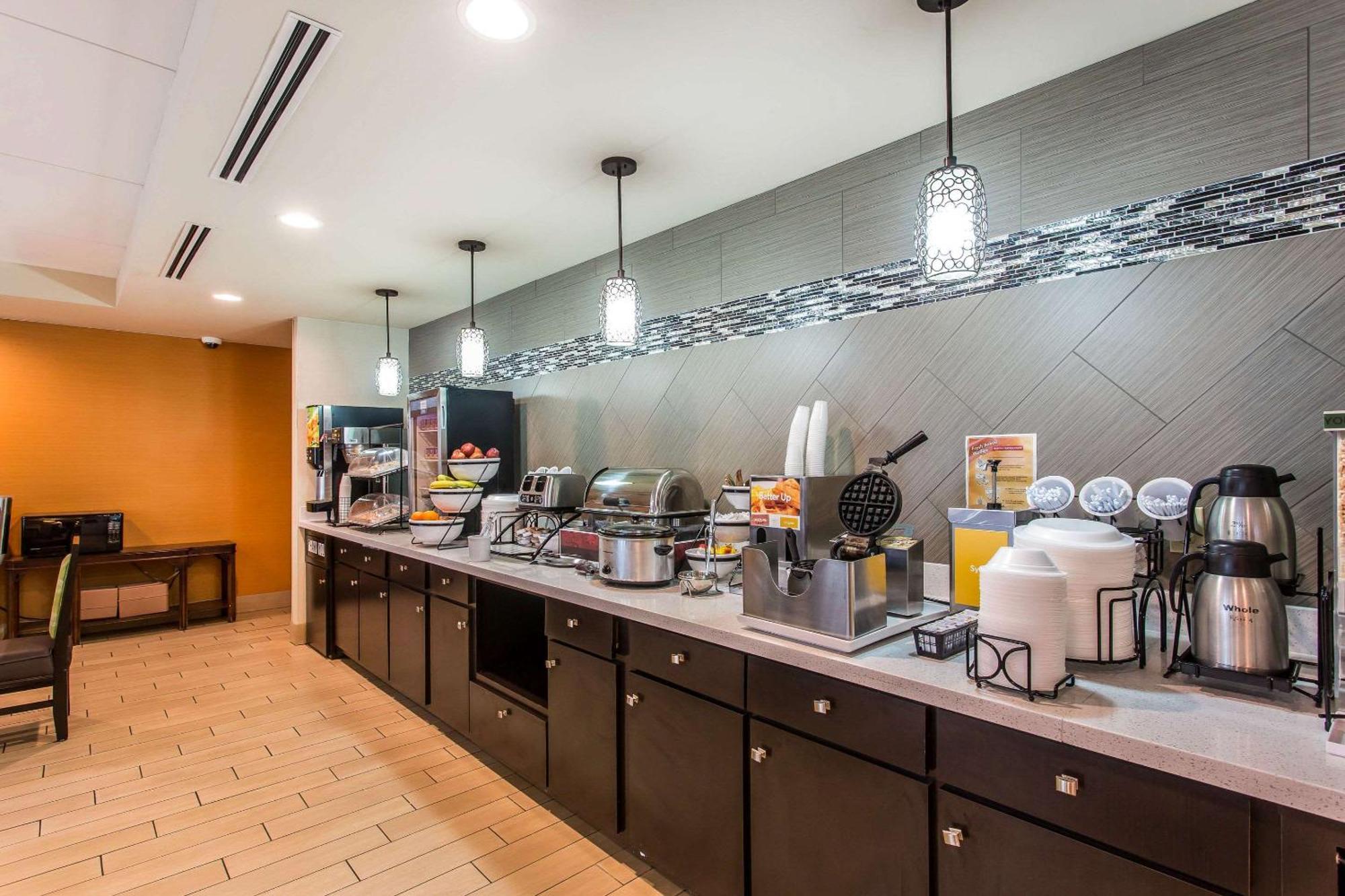 Comfort Inn & Suites Куквілл Екстер'єр фото