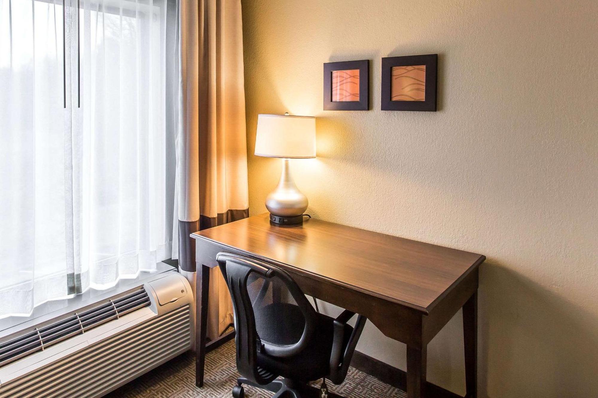 Comfort Inn & Suites Куквілл Екстер'єр фото