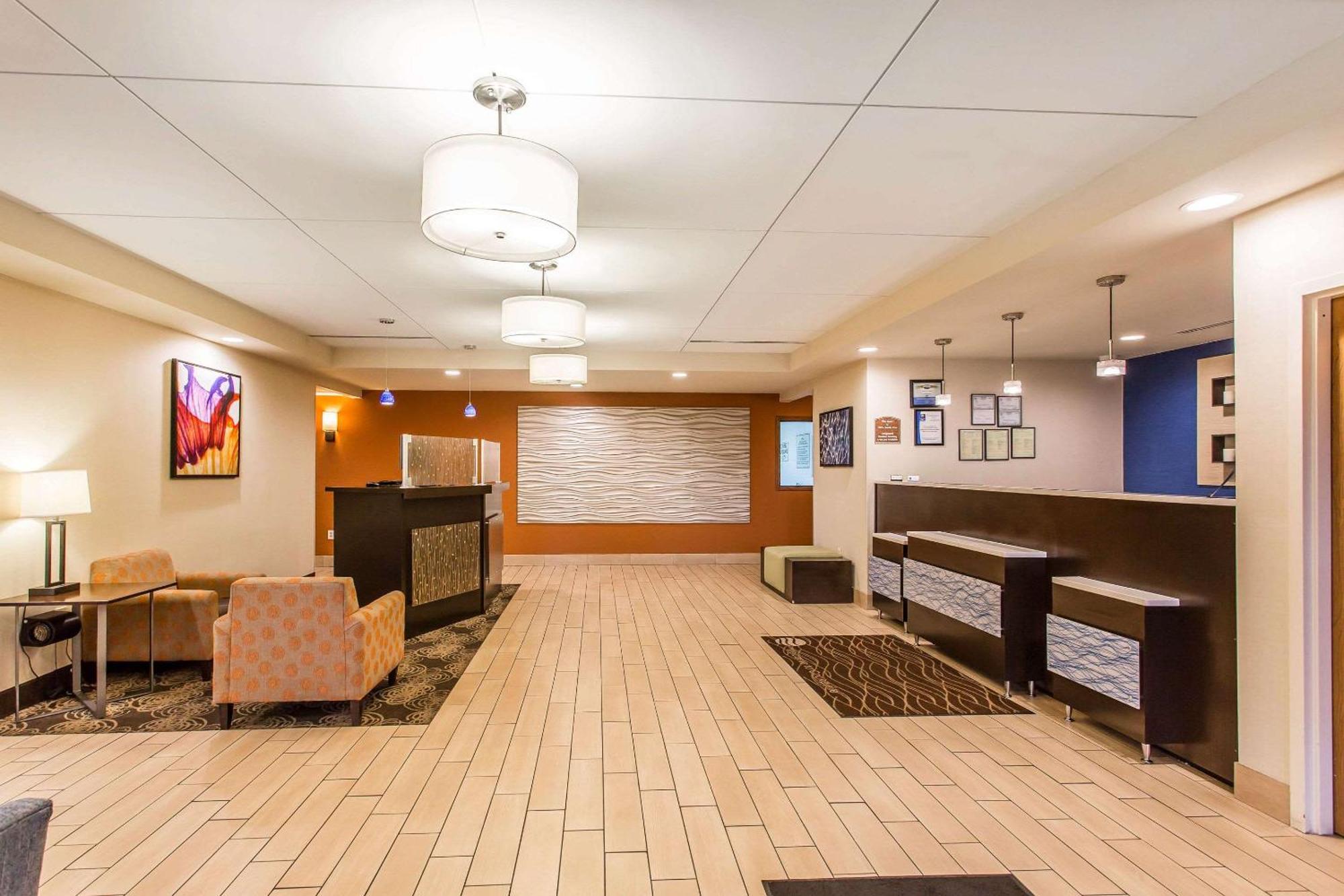Comfort Inn & Suites Куквілл Екстер'єр фото
