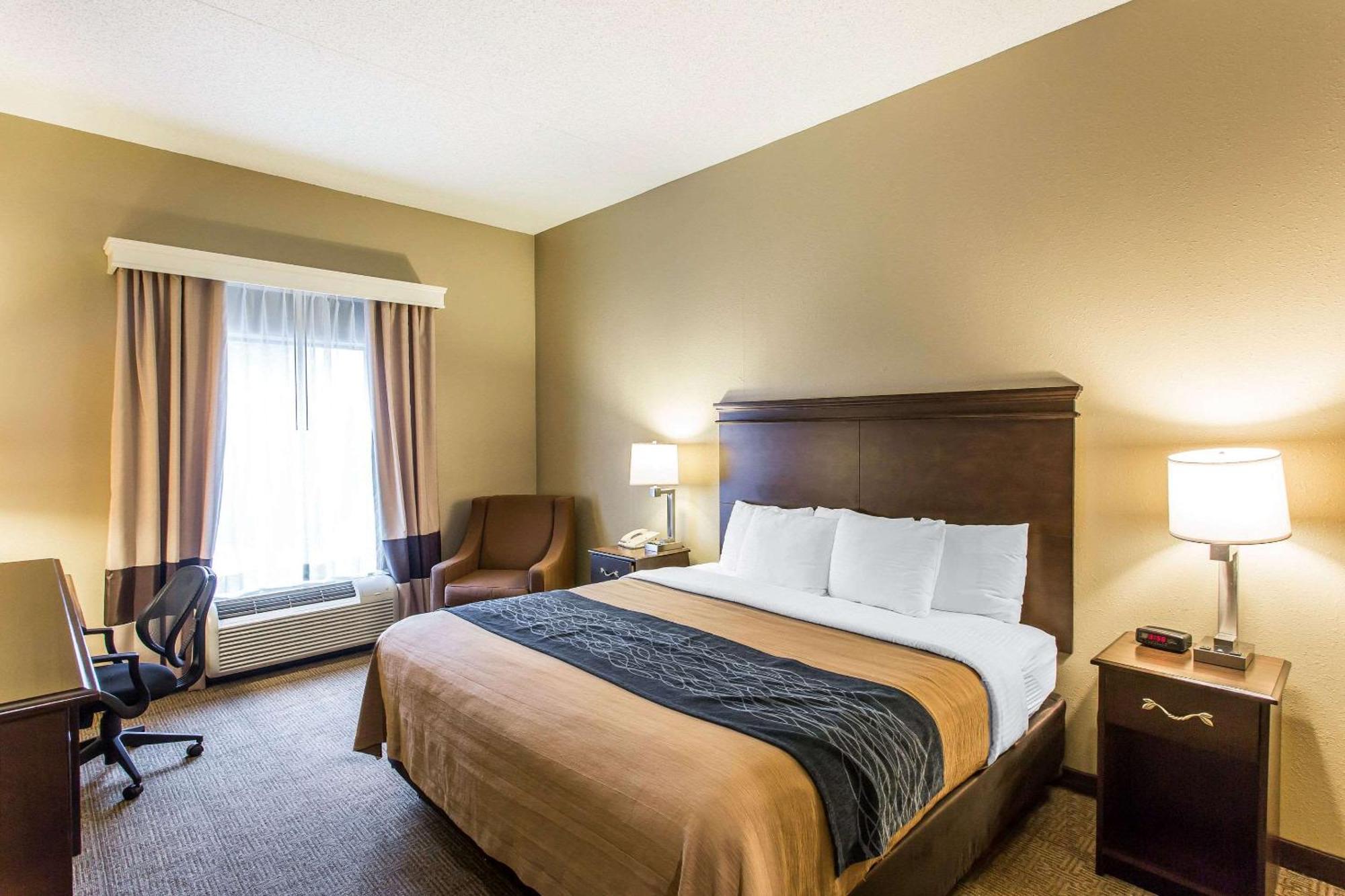 Comfort Inn & Suites Куквілл Екстер'єр фото