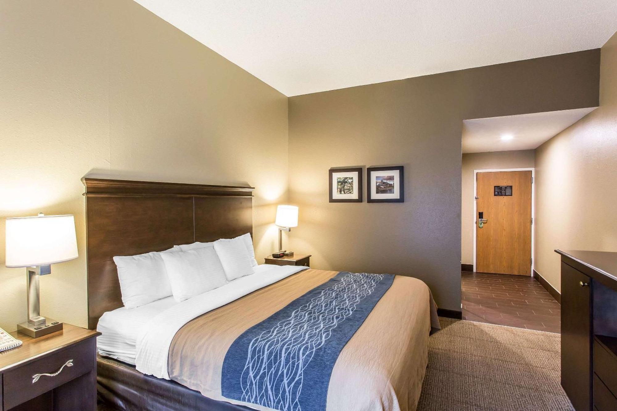 Comfort Inn & Suites Куквілл Екстер'єр фото