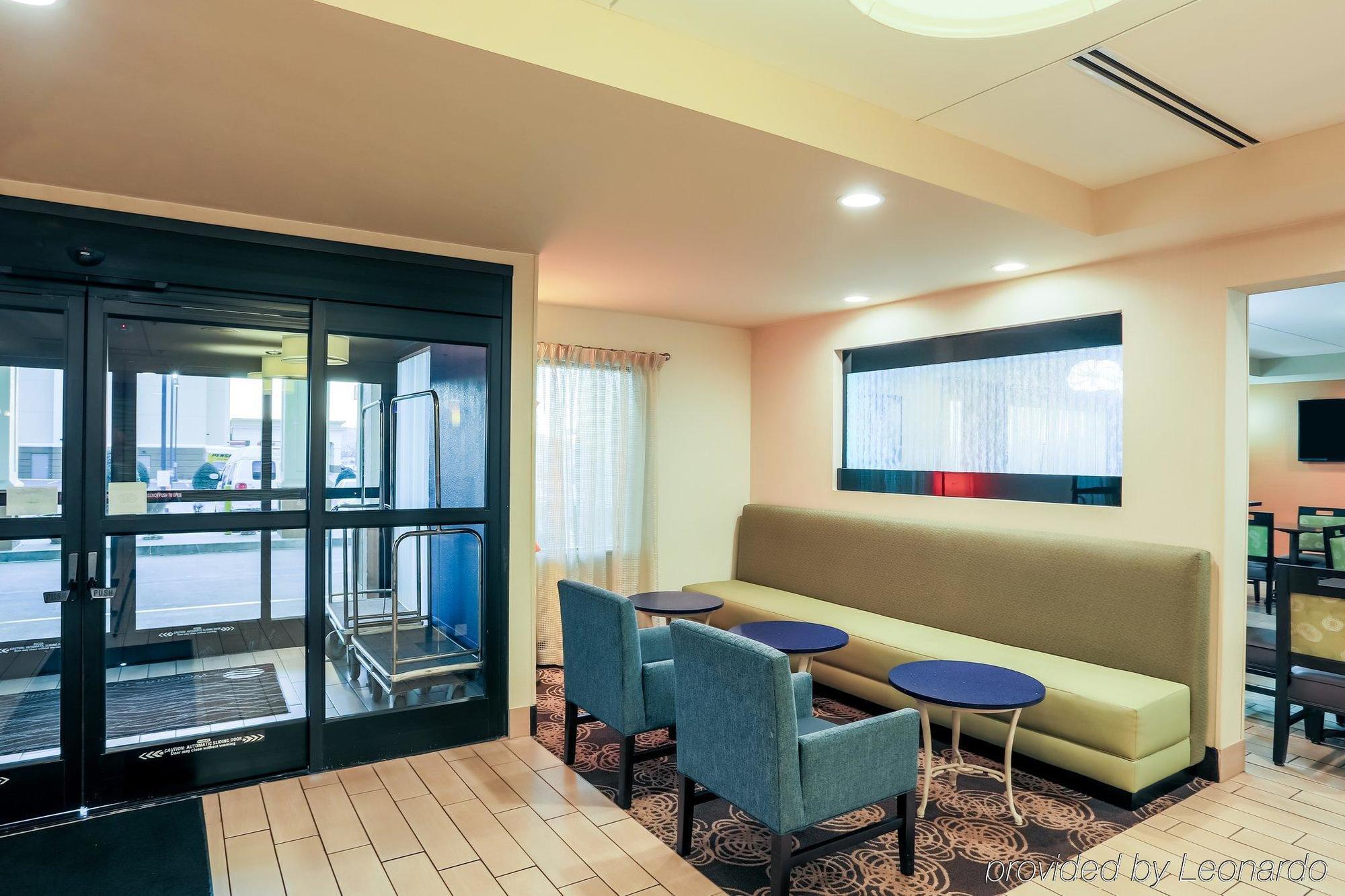 Comfort Inn & Suites Куквілл Екстер'єр фото