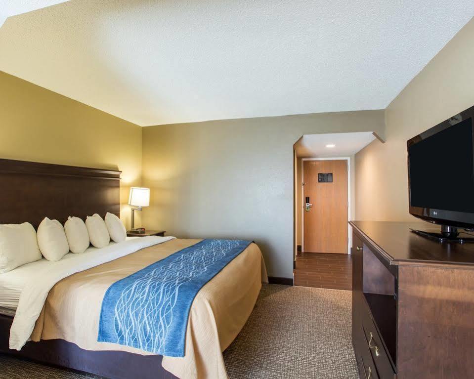 Comfort Inn & Suites Куквілл Екстер'єр фото